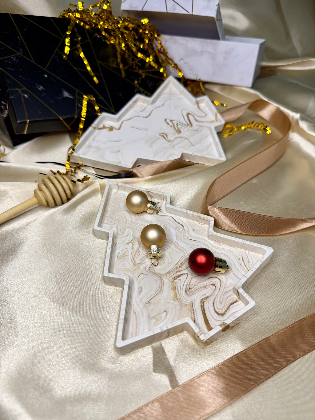 Karácsonyfa formájú tál