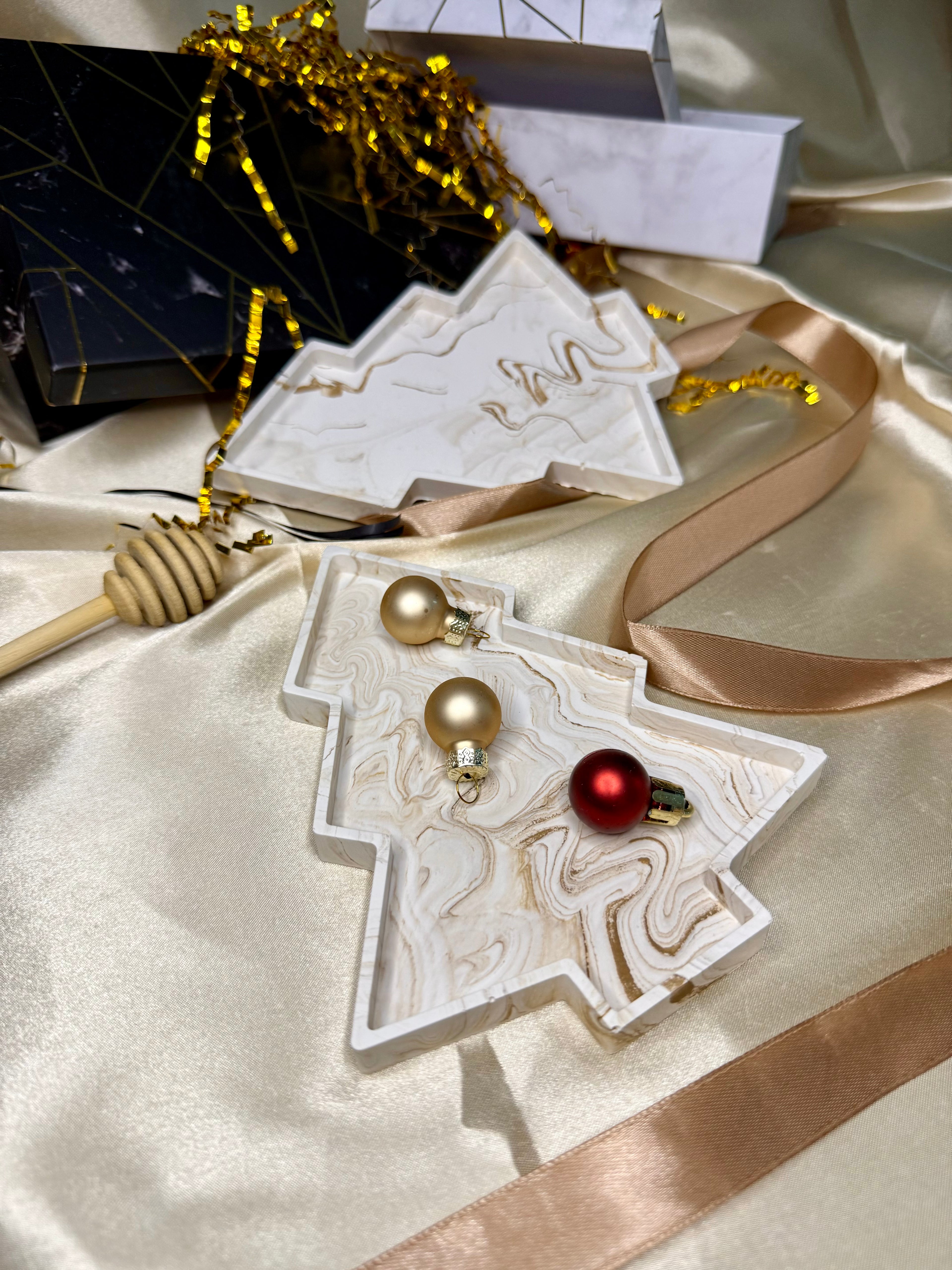 Karácsonyfa formájú tál