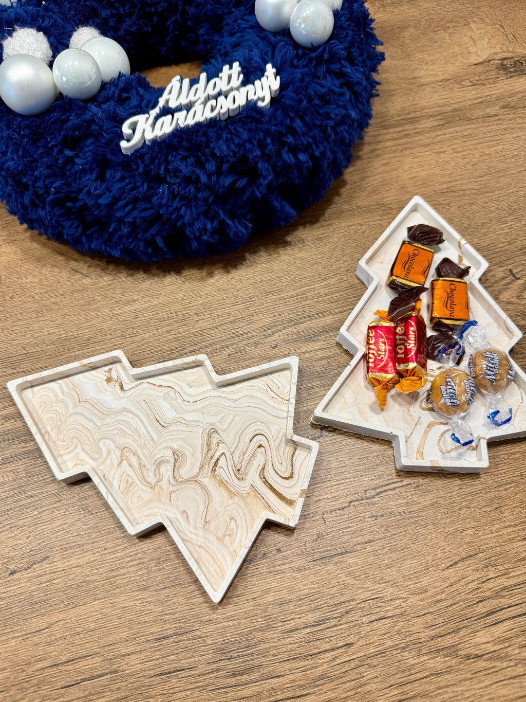 Karácsonyfa formájú tál