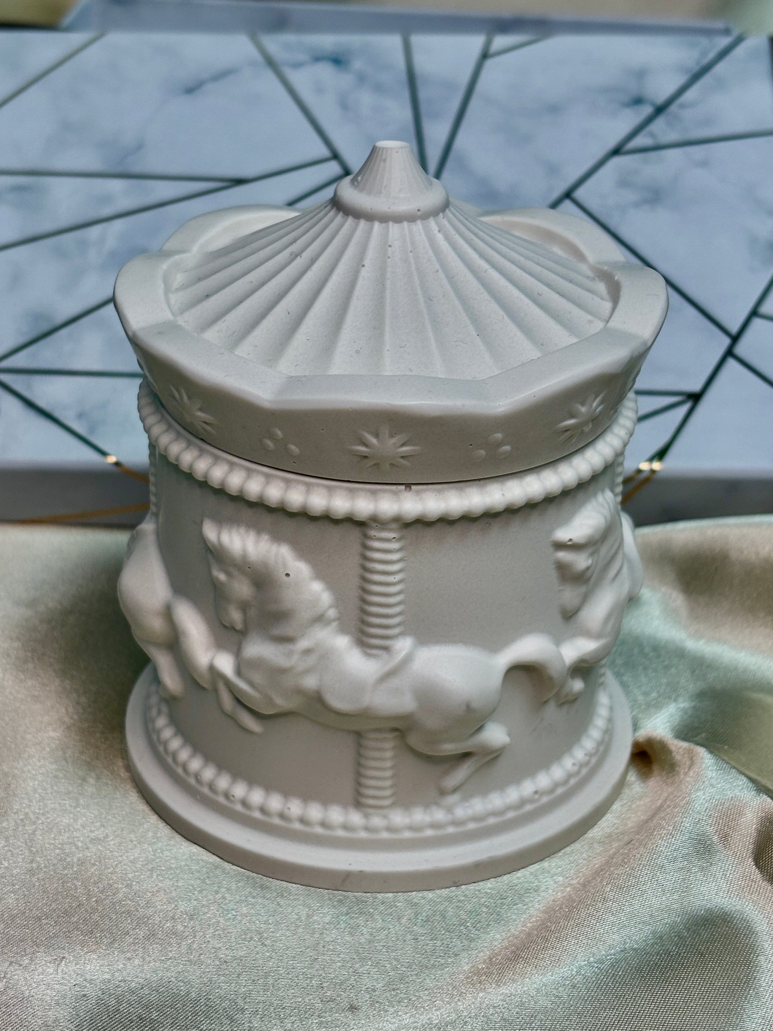 Karácsonyi körhinta tégely